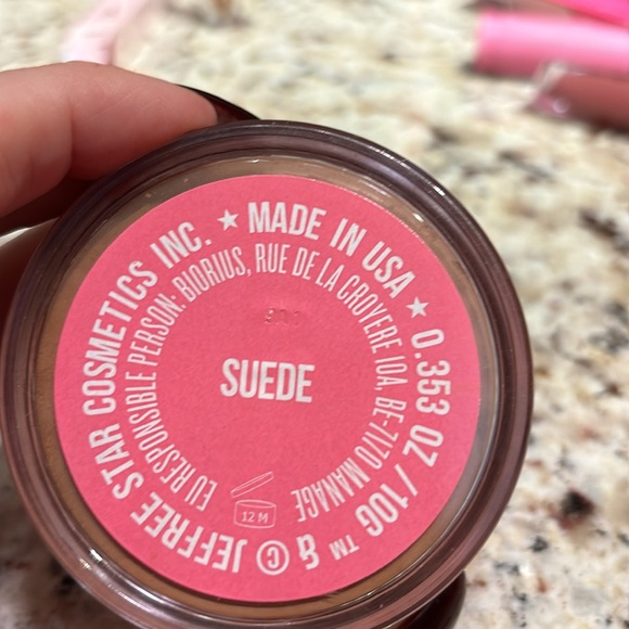 Jeffree Star Luminous Setting Powder SUEDE- Display for live sale- swatched. - Picture 3 of 6